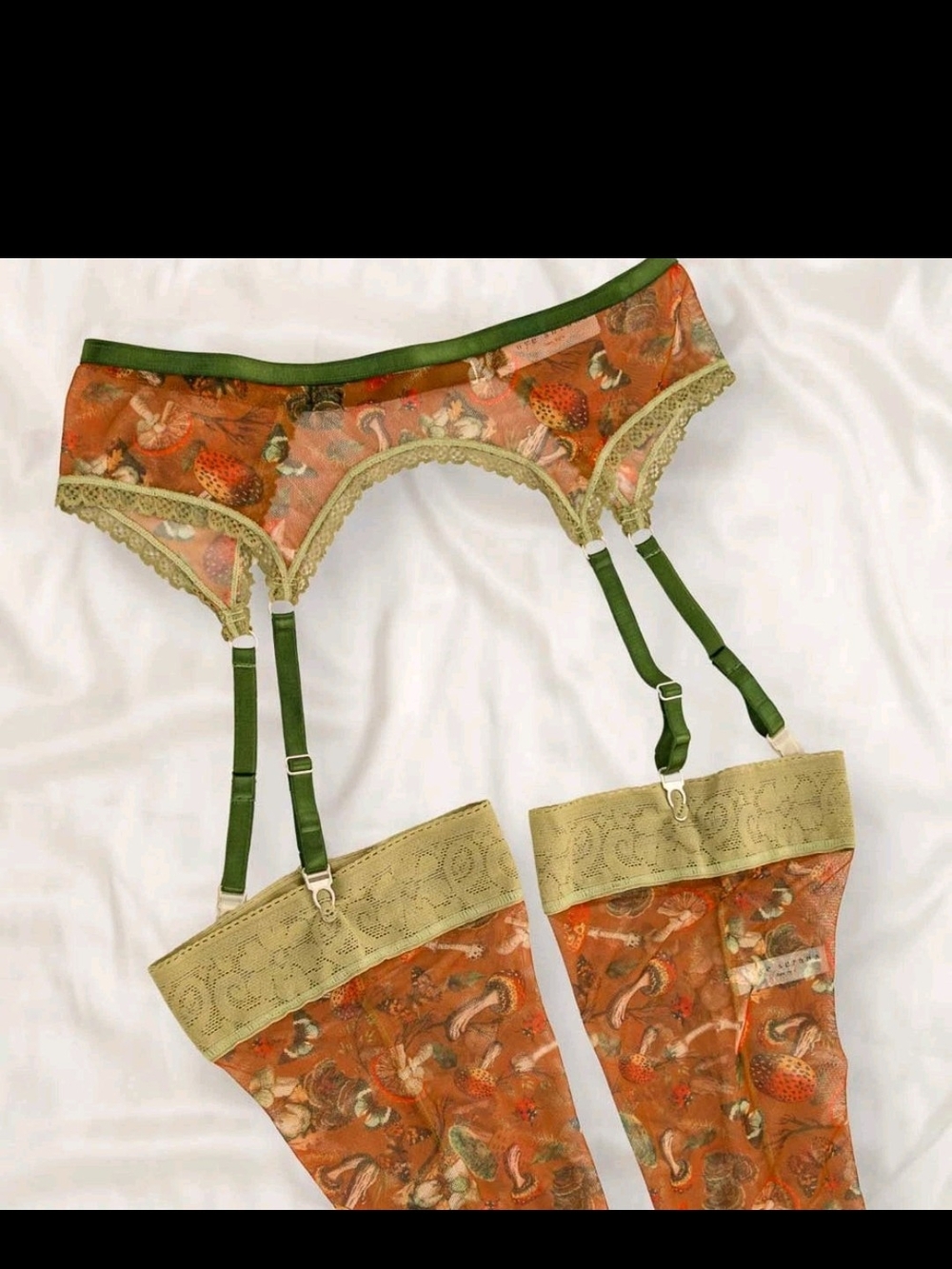 NWT Uye Surana Womens Mushroom Fairy Garter Stockings Set XL 2XL Adjustable Size